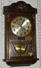 Starožitné skříňové hodiny Junghans r1930