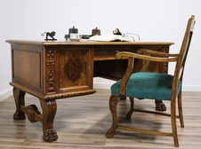 Starožitný neorenesanční psací stůl s trůnem