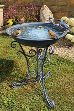 	Zahradní kovové pítko pro ptáčky na stojanu