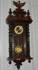 Starožitné řezbované hodiny FMS s orlicí r1900