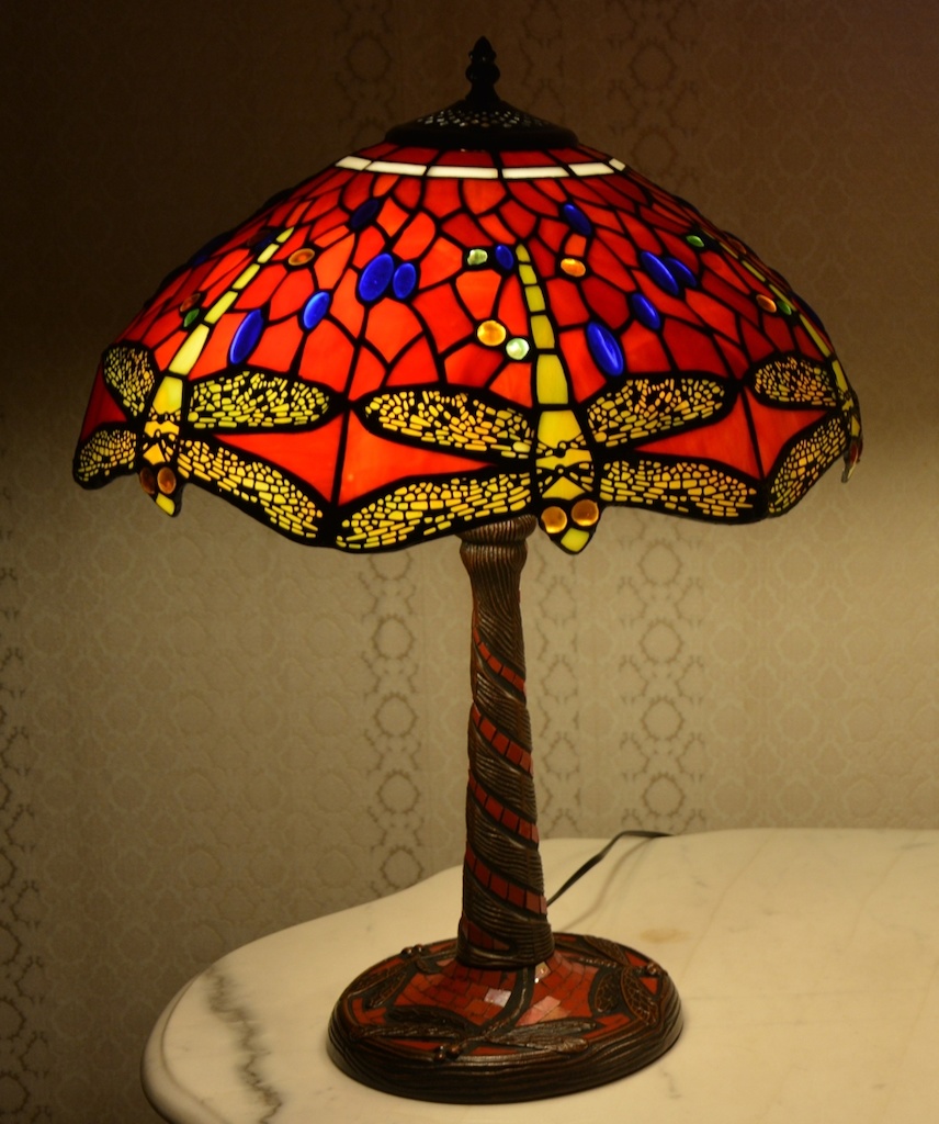 Tiffany lampa s vážkami