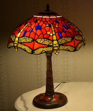 Tiffany lampa s vážkami