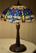 Tiffany lampa s vážkami