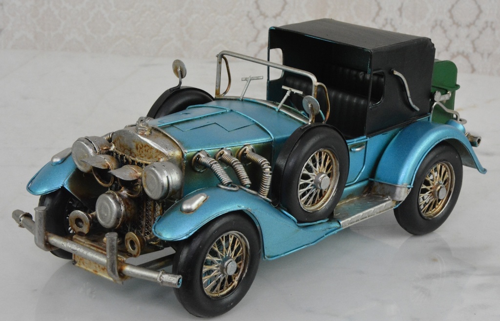 Retro kovový model - Automobil