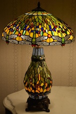 Tiffany lampa s vážkami - svítící podstavec