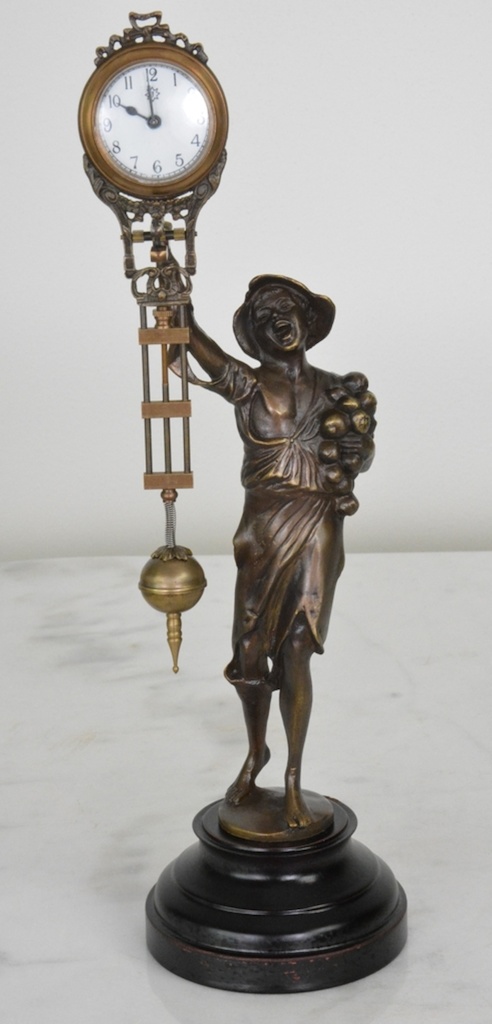 Hodiny - kývačky Junghans s chlapcem