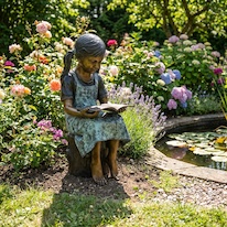 Bronzová socha-Dívka s knihou-kolorovaná